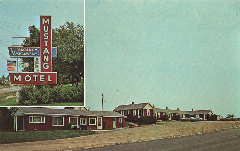 Roys Mustang Motel - Old Postcard